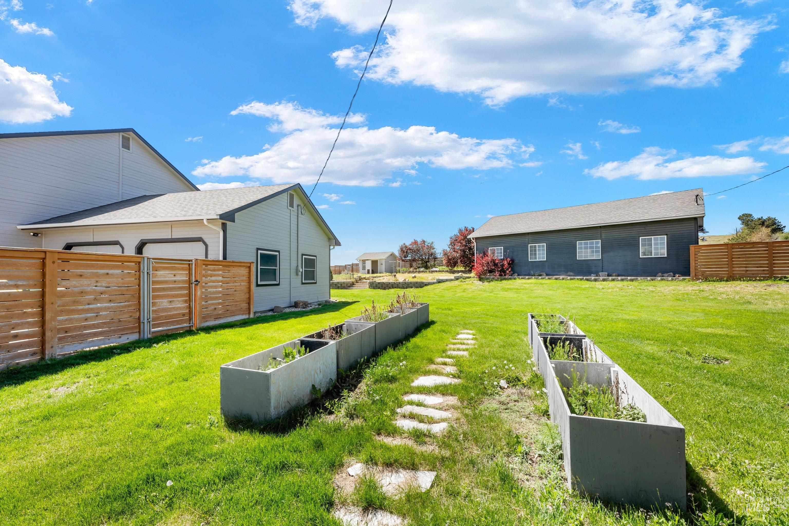 7657 Track Rd, Nampa, Idaho 83686, 4 Bedrooms, 3 Bathrooms, Residential For Sale, Price $985,000, 98982712