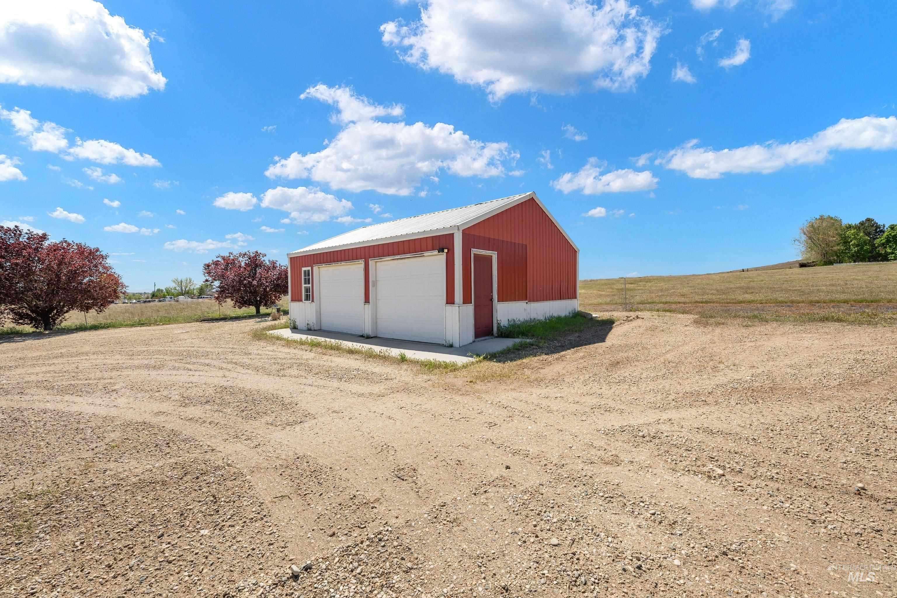 7657 Track Rd, Nampa, Idaho 83686, 4 Bedrooms, 3 Bathrooms, Residential For Sale, Price $985,000, 98982712