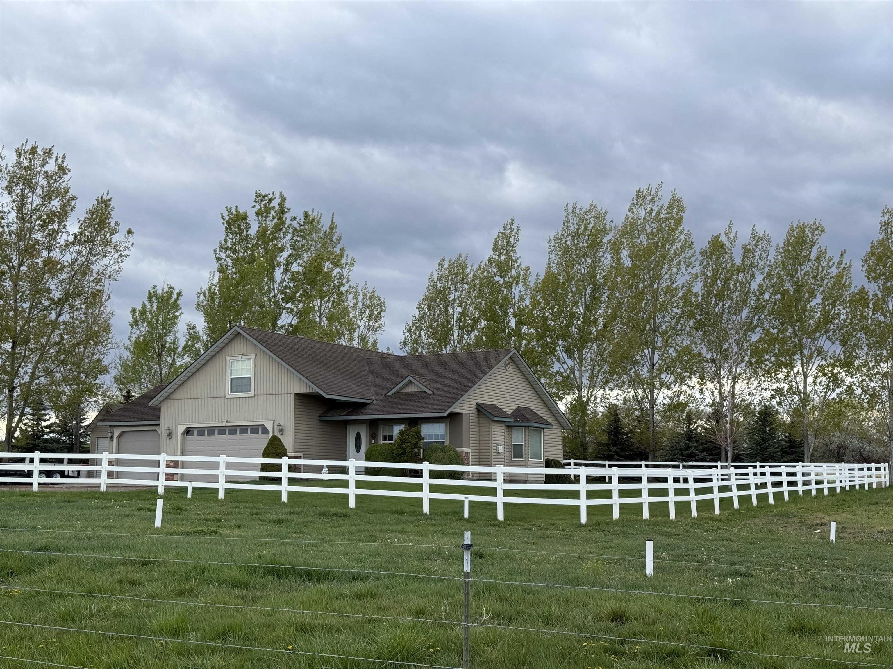 3287 N 3137 E, Twin Falls, Idaho 83301, 4 Bedrooms, 3 Bathrooms, Residential For Sale, Price $599,000,MLS 98982715