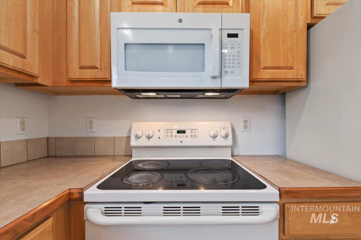 9547 W Shelborne, Boise, Idaho 83709, 3 Bedrooms, 2.5 Bathrooms, Residential For Sale, Price $405,000, 98982717