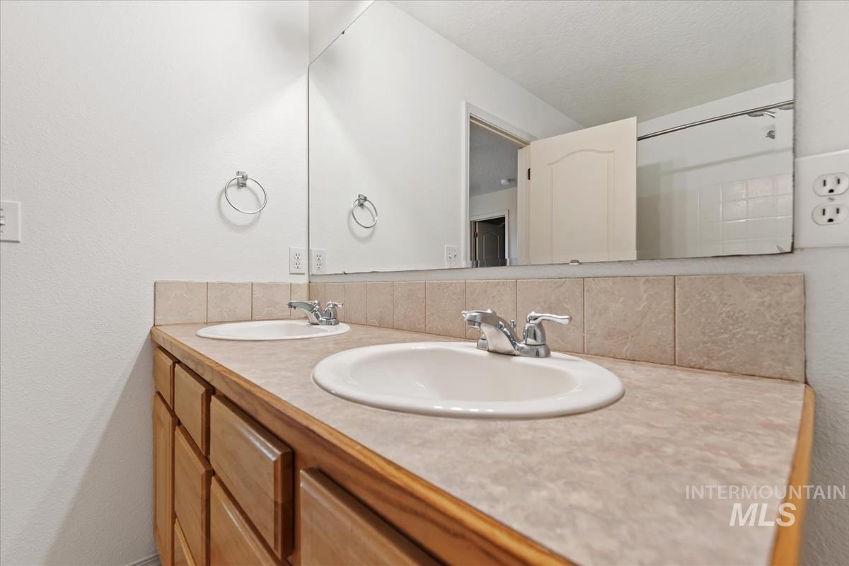 9547 W Shelborne, Boise, Idaho 83709, 3 Bedrooms, 2.5 Bathrooms, Residential For Sale, Price $405,000, 98982717