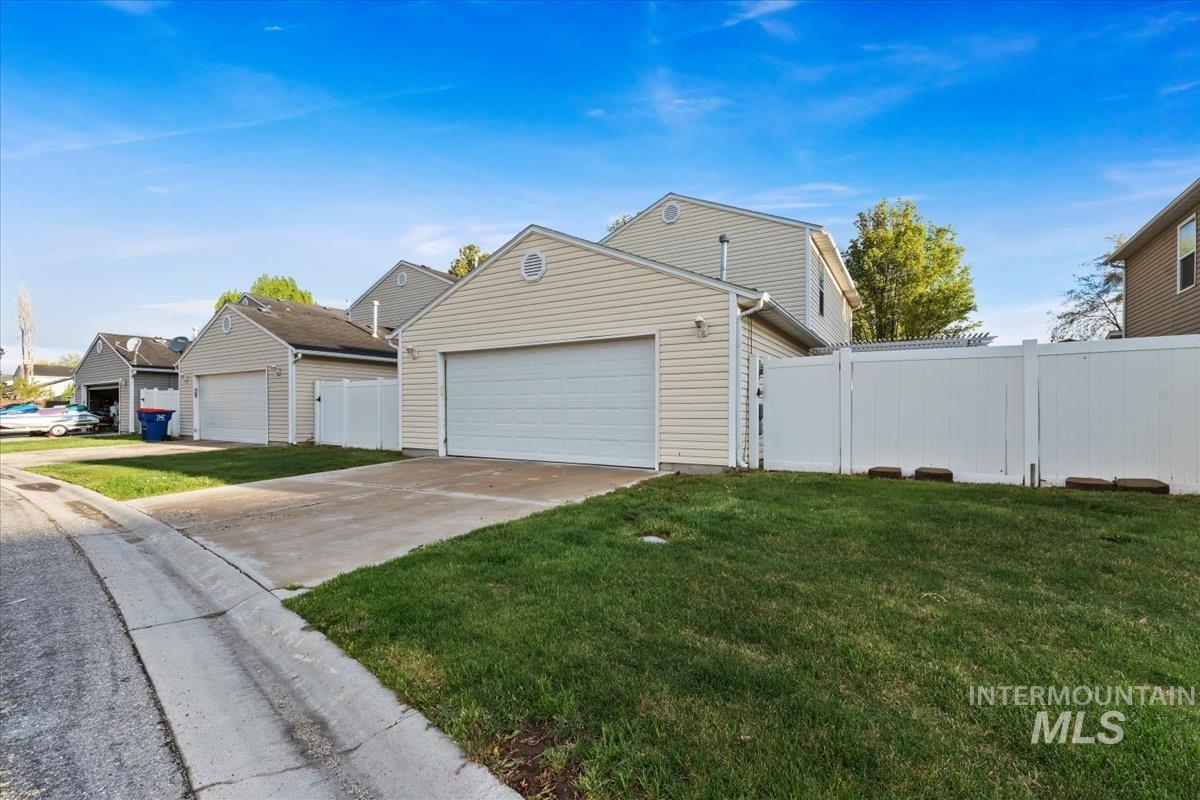 9547 W Shelborne, Boise, Idaho 83709, 3 Bedrooms, 2.5 Bathrooms, Residential For Sale, Price $405,000, 98982717