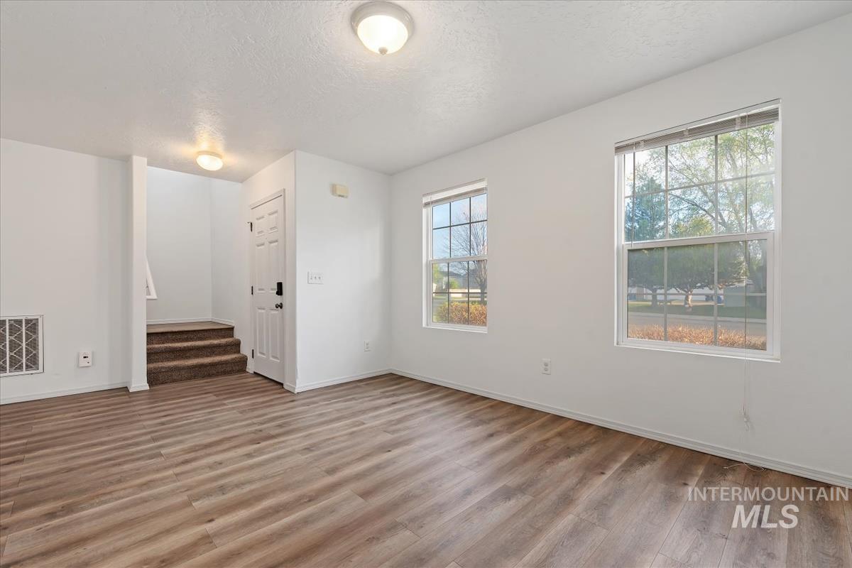 9547 W Shelborne, Boise, Idaho 83709, 3 Bedrooms, 2.5 Bathrooms, Residential For Sale, Price $405,000, 98982717