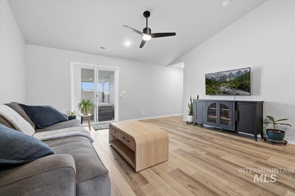 19396 Susquehanna Way, Caldwell, Idaho 83605, 3 Bedrooms, 2 Bathrooms, Residential For Sale, Price $409,900, 98982718