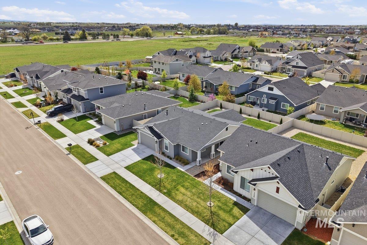 1273 E Fort Erie St, Kuna, Idaho 83634, 3 Bedrooms, 2 Bathrooms, Residential For Sale, Price $458,000, 98982720