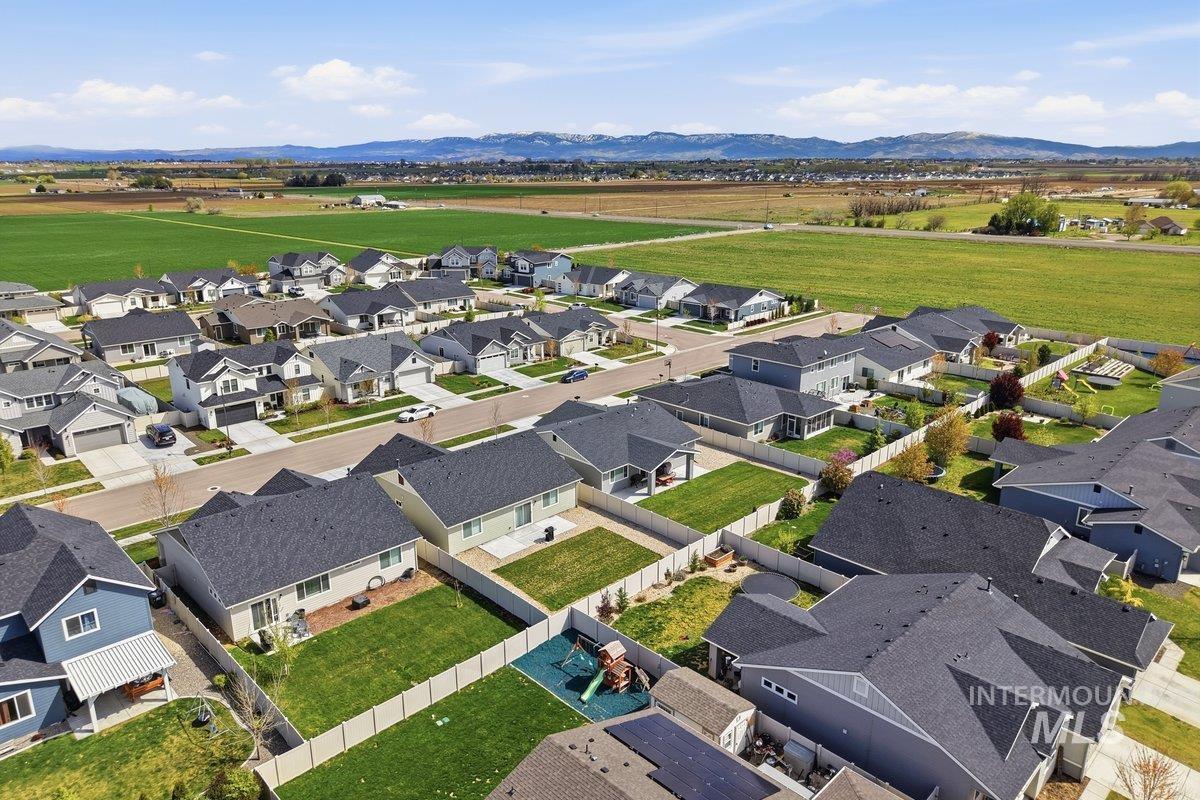 1273 E Fort Erie St, Kuna, Idaho 83634, 3 Bedrooms, 2 Bathrooms, Residential For Sale, Price $458,000, 98982720