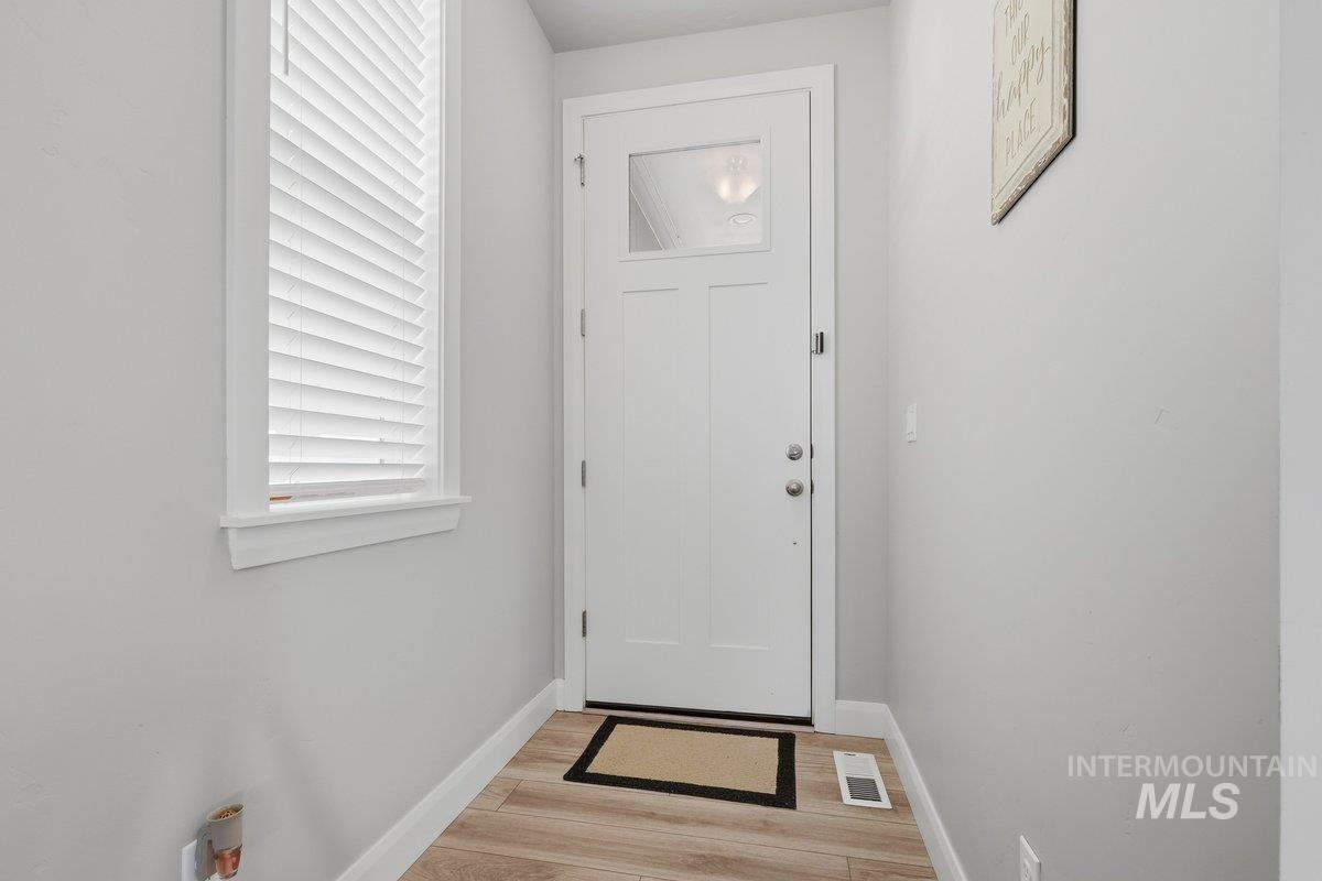 1273 E Fort Erie St, Kuna, Idaho 83634, 3 Bedrooms, 2 Bathrooms, Residential For Sale, Price $458,000, 98982720