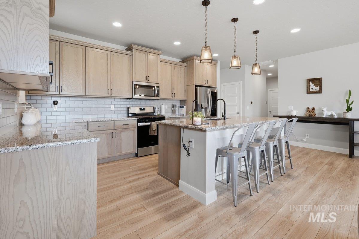 1273 E Fort Erie St, Kuna, Idaho 83634, 3 Bedrooms, 2 Bathrooms, Residential For Sale, Price $458,000, 98982720