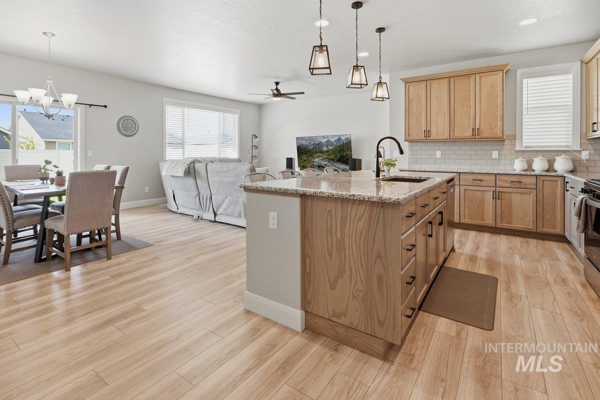 1273 E Fort Erie St, Kuna, Idaho 83634, 3 Bedrooms, 2 Bathrooms, Residential For Sale, Price $458,000, 98982720