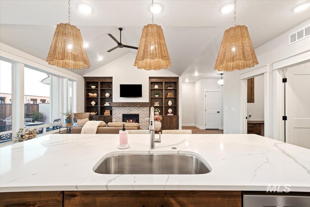 8416 W Meltwater Ln, Eagle, Idaho 83616, 3 Bedrooms, 2 Bathrooms, Residential For Sale, Price $585,000, 98982721