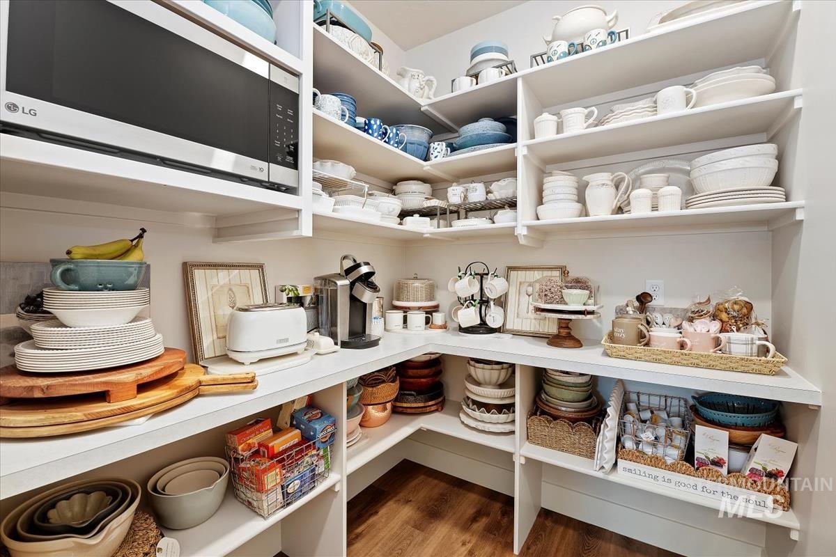 8416 W Meltwater Ln, Eagle, Idaho 83616, 3 Bedrooms, 2 Bathrooms, Residential For Sale, Price $585,000, 98982721