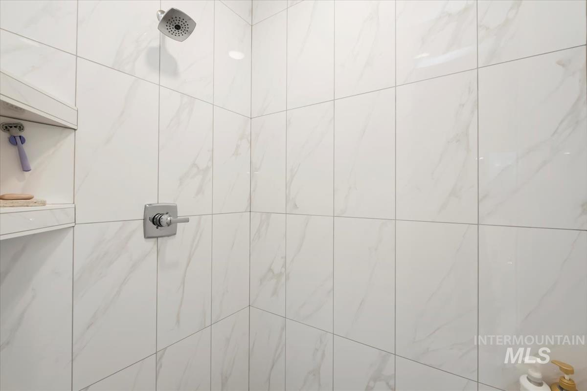 8416 W Meltwater Ln, Eagle, Idaho 83616, 3 Bedrooms, 2 Bathrooms, Residential For Sale, Price $585,000, 98982721