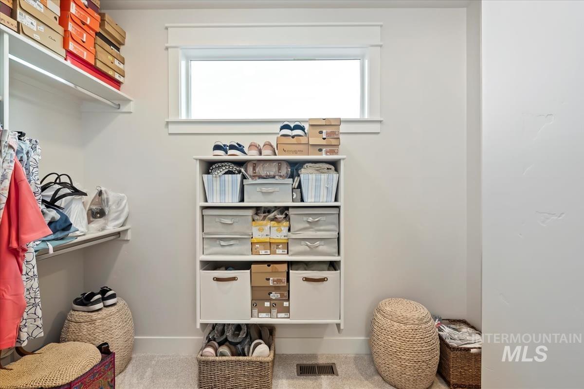 8416 W Meltwater Ln, Eagle, Idaho 83616, 3 Bedrooms, 2 Bathrooms, Residential For Sale, Price $585,000, 98982721