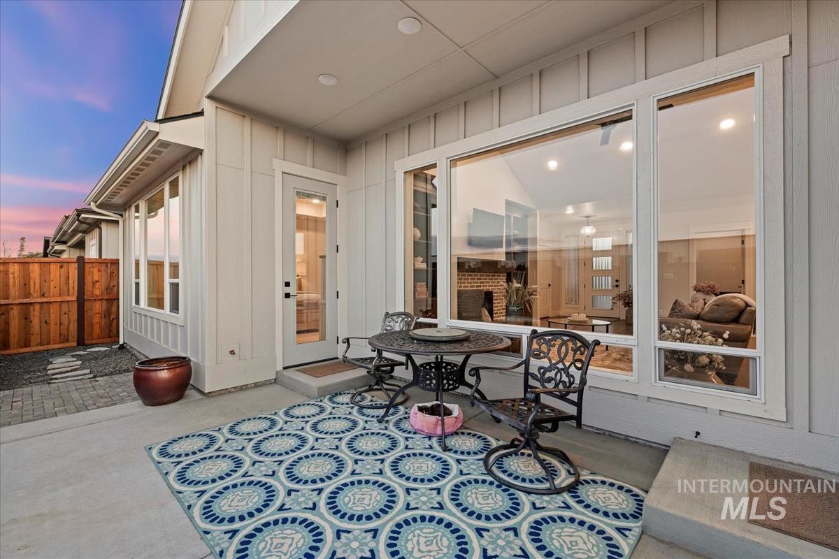 8416 W Meltwater Ln, Eagle, Idaho 83616, 3 Bedrooms, 2 Bathrooms, Residential For Sale, Price $585,000, 98982721