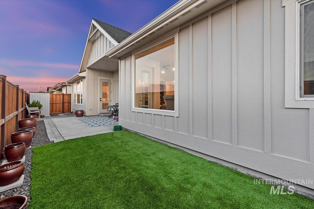 8416 W Meltwater Ln, Eagle, Idaho 83616, 3 Bedrooms, 2 Bathrooms, Residential For Sale, Price $585,000, 98982721