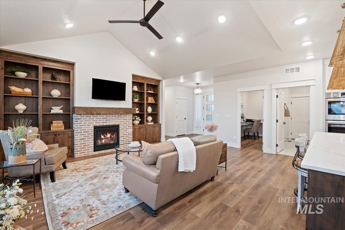 8416 W Meltwater Ln, Eagle, Idaho 83616, 3 Bedrooms, 2 Bathrooms, Residential For Sale, Price $585,000, 98982721