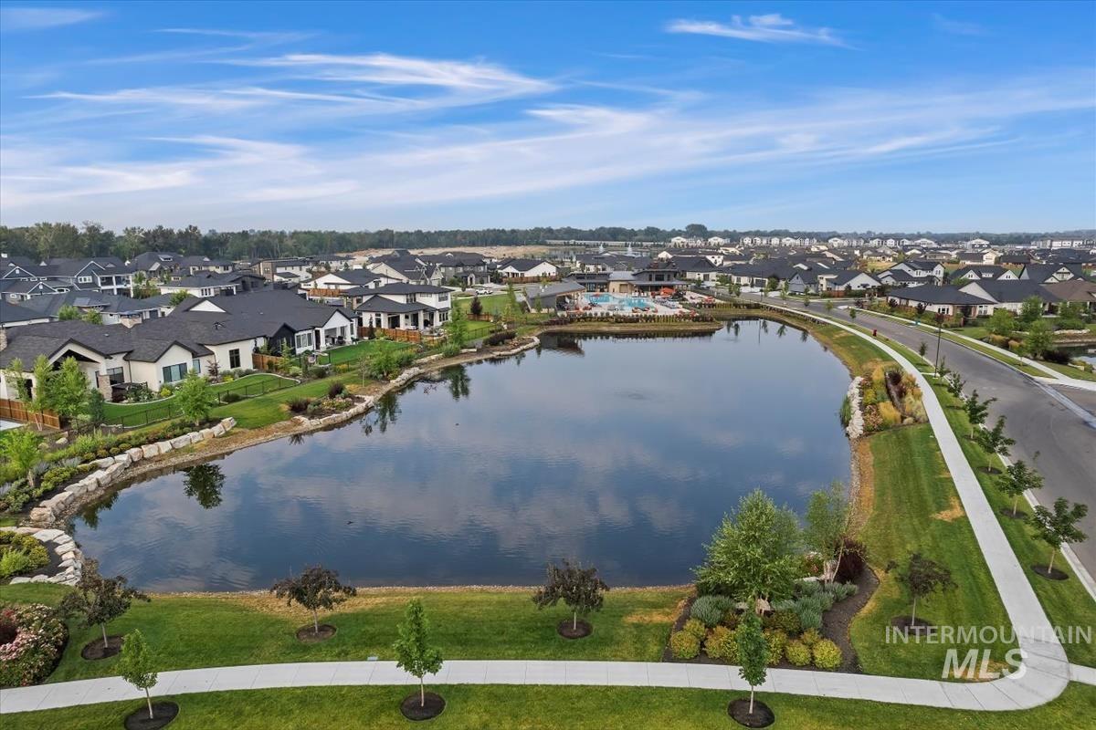 8416 W Meltwater Ln, Eagle, Idaho 83616, 3 Bedrooms, 2 Bathrooms, Residential For Sale, Price $585,000, 98982721