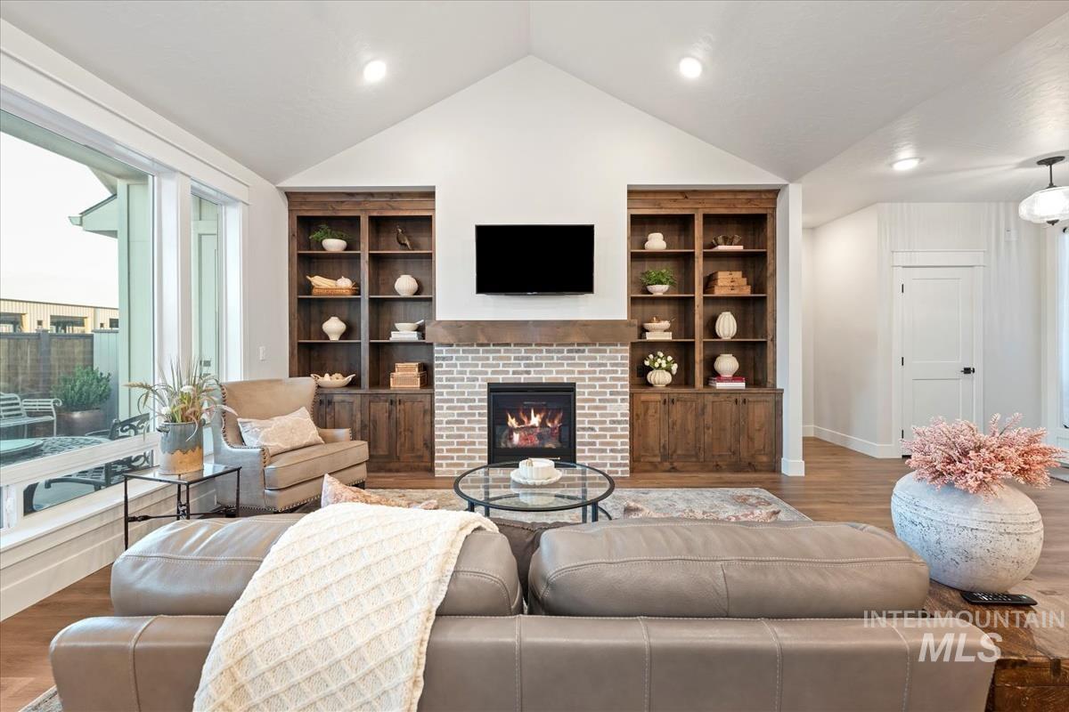 8416 W Meltwater Ln, Eagle, Idaho 83616, 3 Bedrooms, 2 Bathrooms, Residential For Sale, Price $585,000, 98982721