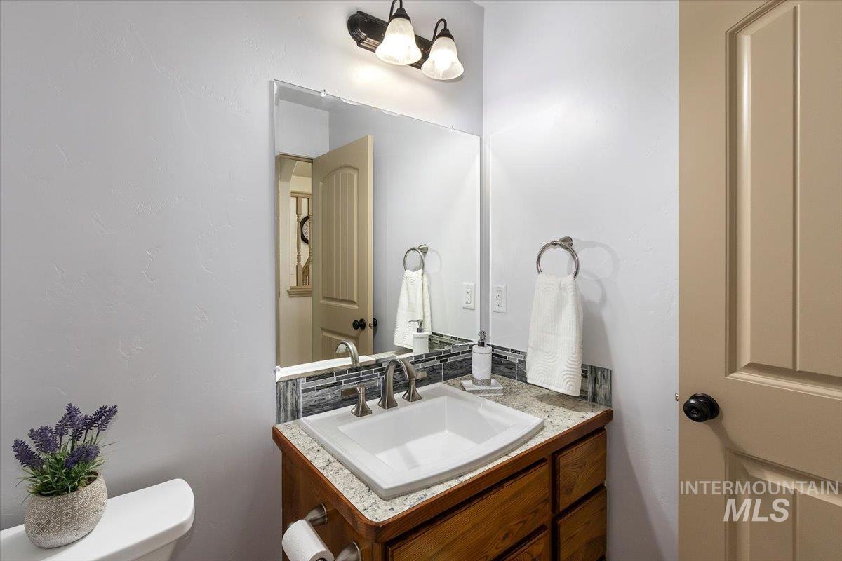 581 Creekside Way, Twin Falls, Idaho 83301, 3 Bedrooms, 2.5 Bathrooms, Residential For Sale, Price $395,000, 98982723