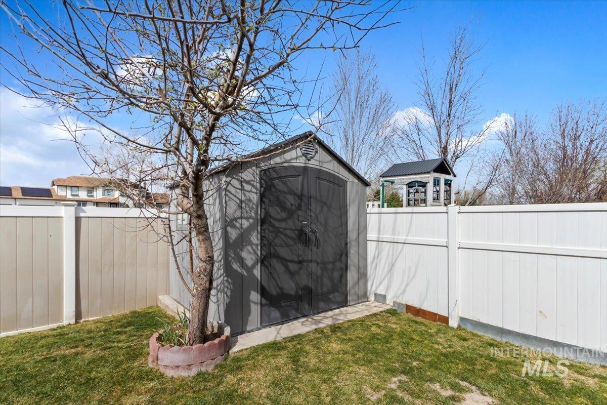 581 Creekside Way, Twin Falls, Idaho 83301, 3 Bedrooms, 2.5 Bathrooms, Residential For Sale, Price $395,000, 98982723