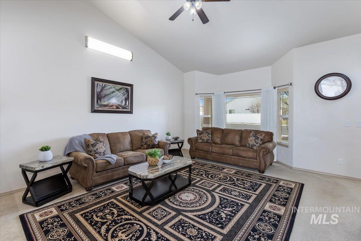 581 Creekside Way, Twin Falls, Idaho 83301, 3 Bedrooms, 2.5 Bathrooms, Residential For Sale, Price $395,000, 98982723