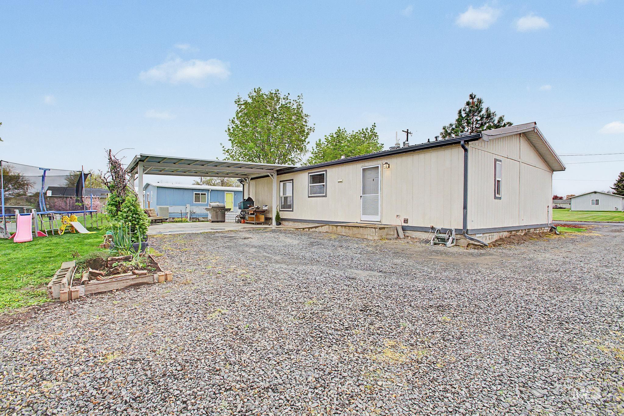 2221 Cedar Avenue, Lewiston, Idaho 83501, 3 Bedrooms, 2 Bathrooms, Residential For Sale, Price $330,000, 98982725