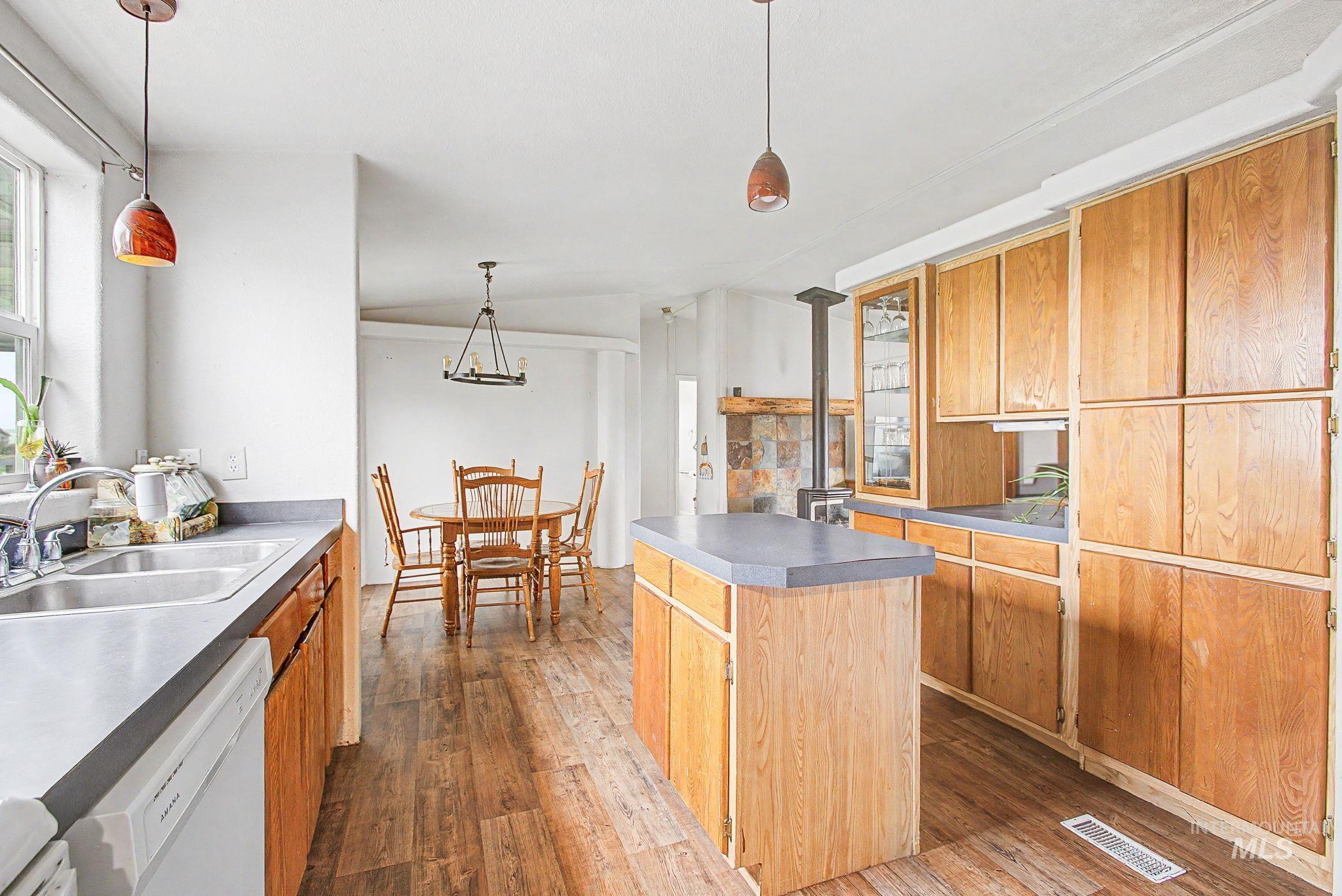 2221 Cedar Avenue, Lewiston, Idaho 83501, 3 Bedrooms, 2 Bathrooms, Residential For Sale, Price $330,000, 98982725