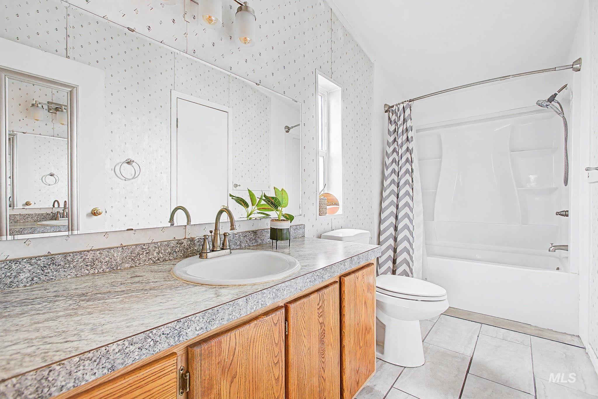 2221 Cedar Avenue, Lewiston, Idaho 83501, 3 Bedrooms, 2 Bathrooms, Residential For Sale, Price $330,000, 98982725