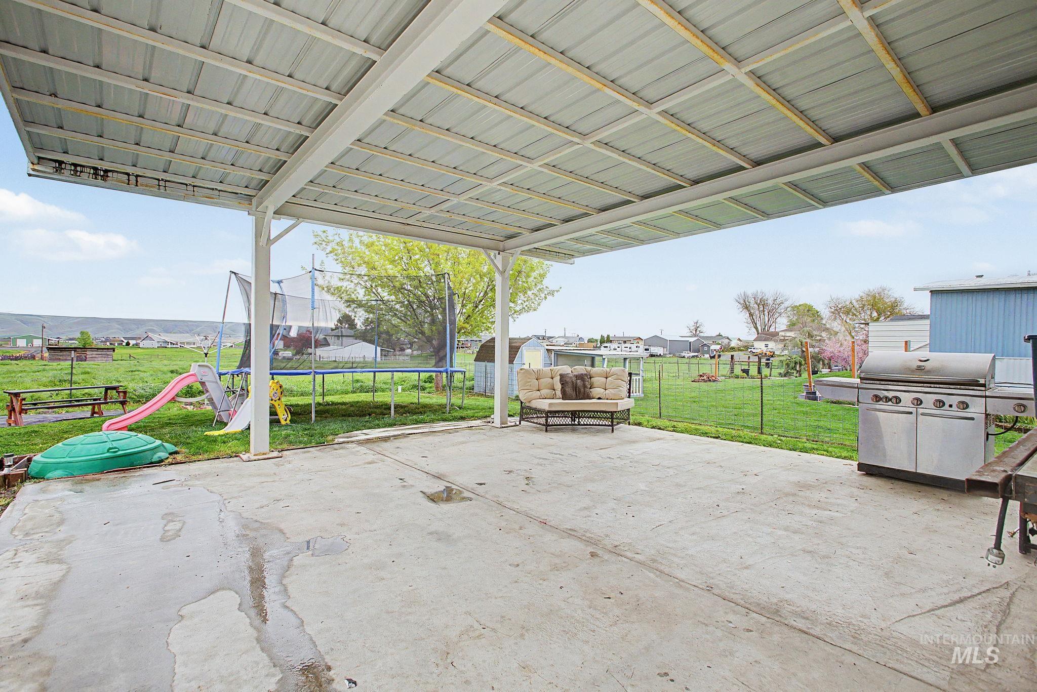 2221 Cedar Avenue, Lewiston, Idaho 83501, 3 Bedrooms, 2 Bathrooms, Residential For Sale, Price $330,000, 98982725