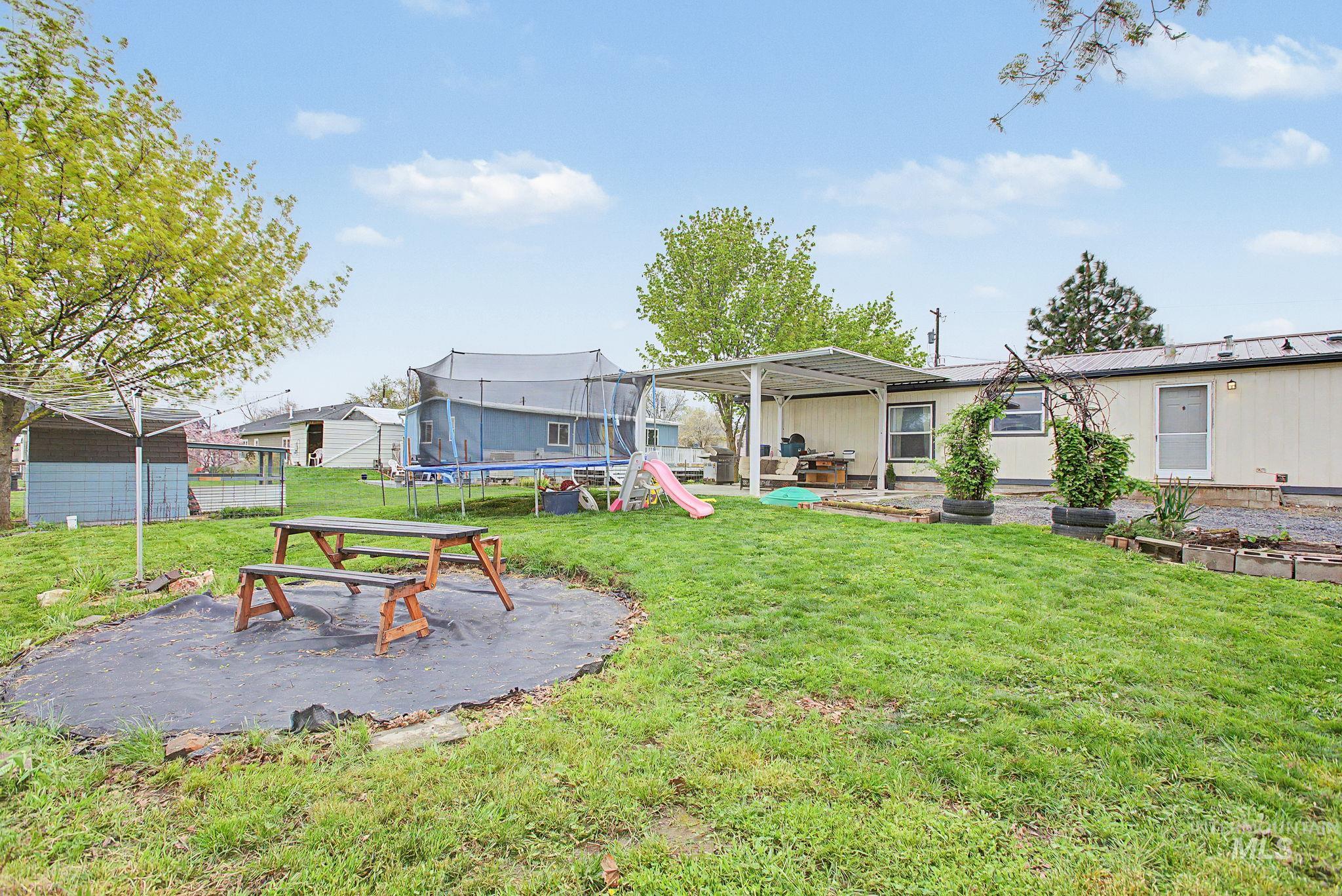 2221 Cedar Avenue, Lewiston, Idaho 83501, 3 Bedrooms, 2 Bathrooms, Residential For Sale, Price $330,000, 98982725