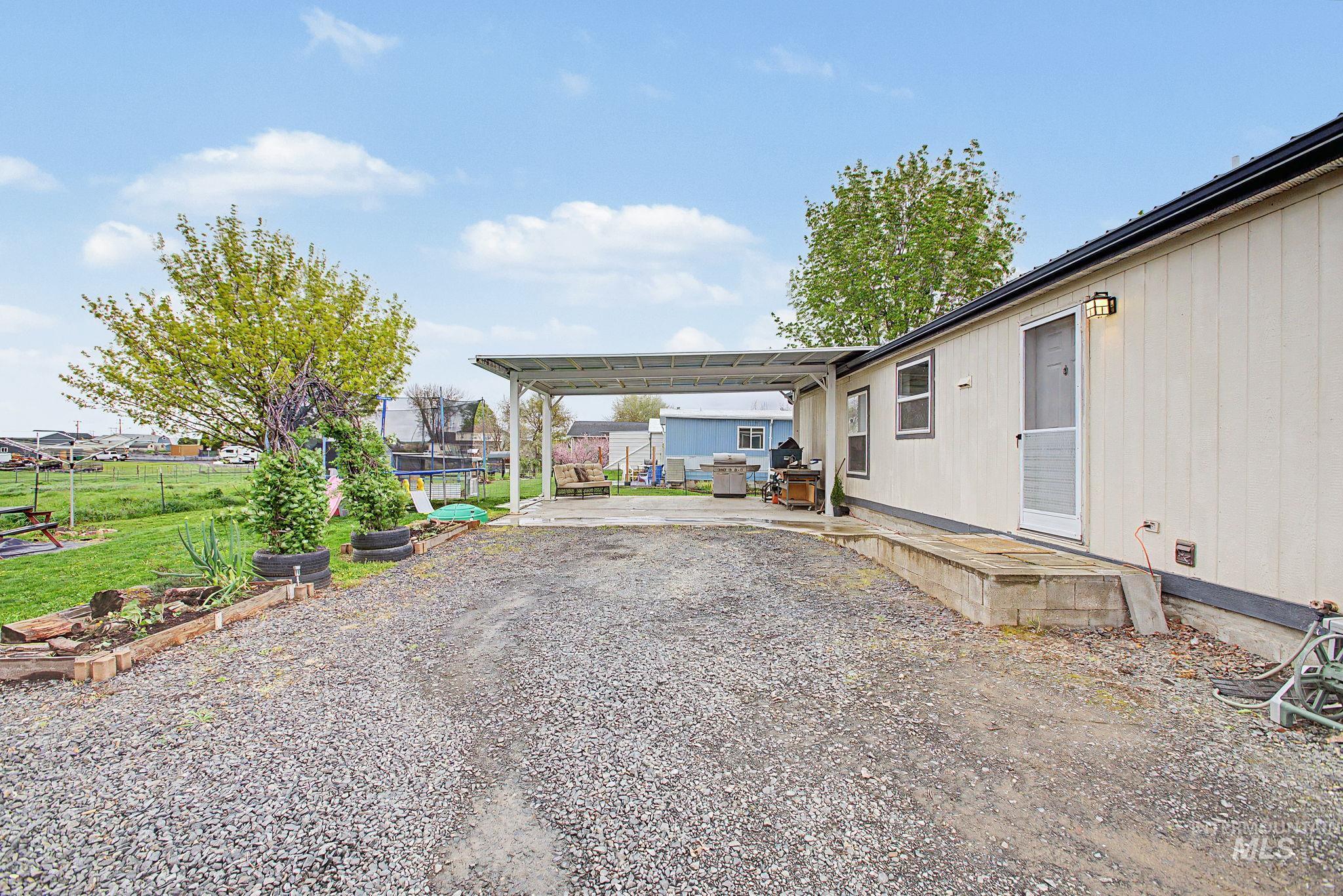 2221 Cedar Avenue, Lewiston, Idaho 83501, 3 Bedrooms, 2 Bathrooms, Residential For Sale, Price $330,000, 98982725