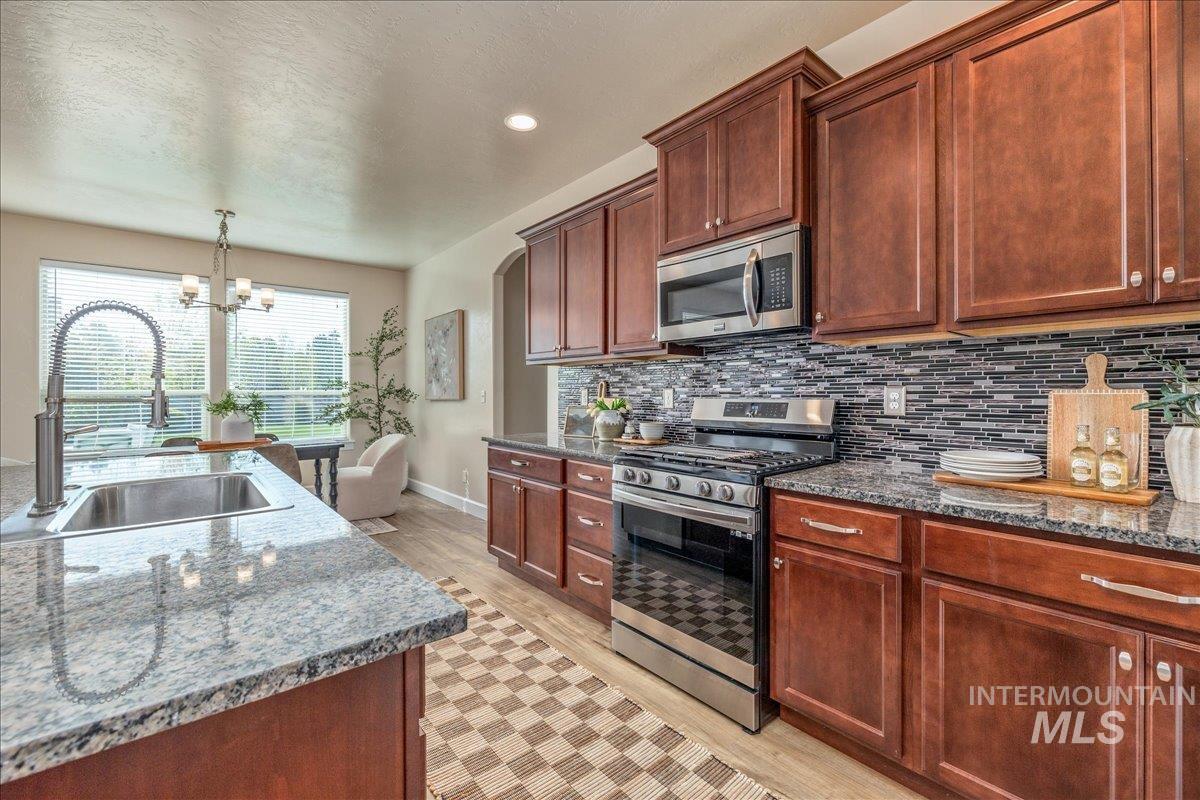 2715 E Snocreek Dr, Eagle, Idaho 83616, 5 Bedrooms, 3.5 Bathrooms, Residential For Sale, Price $838,700,MLS 98982733