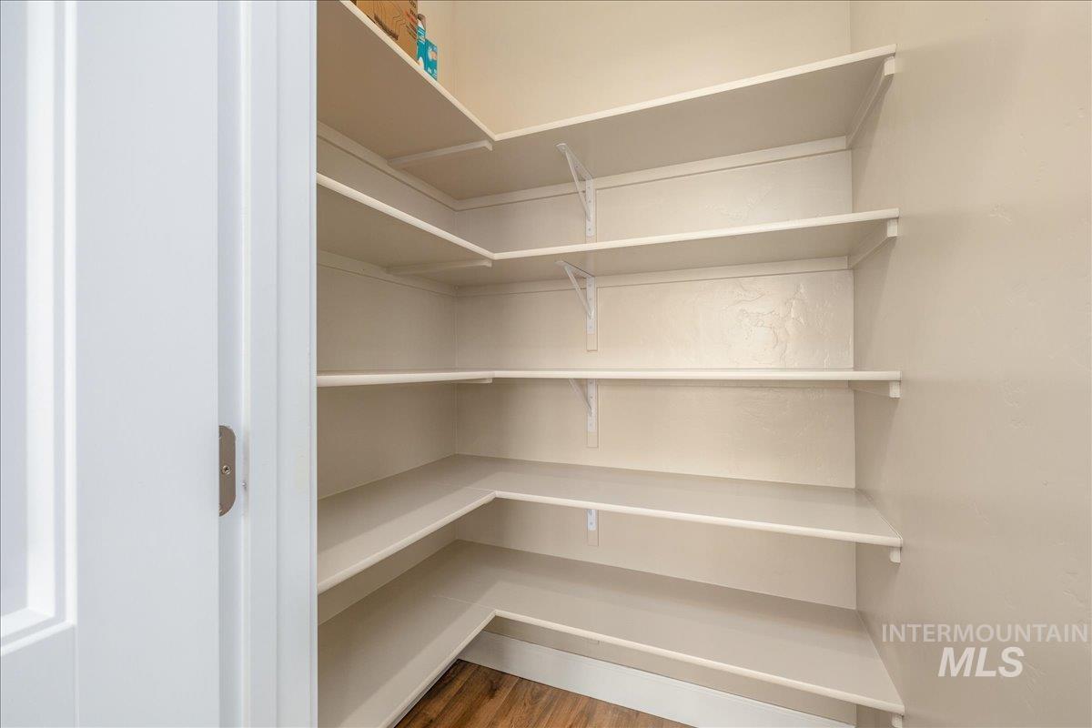 2715 E Snocreek Dr, Eagle, Idaho 83616, 5 Bedrooms, 3.5 Bathrooms, Residential For Sale, Price $838,700,MLS 98982733