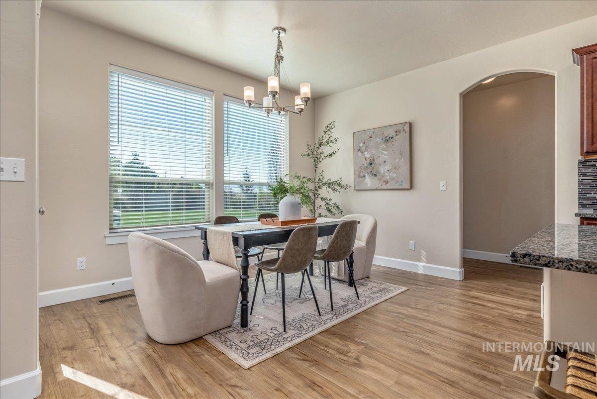 2715 E Snocreek Dr, Eagle, Idaho 83616, 5 Bedrooms, 3.5 Bathrooms, Residential For Sale, Price $838,700,MLS 98982733