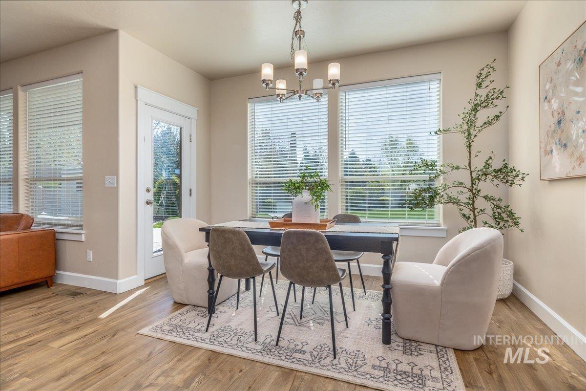 2715 E Snocreek Dr, Eagle, Idaho 83616, 5 Bedrooms, 3.5 Bathrooms, Residential For Sale, Price $838,700,MLS 98982733