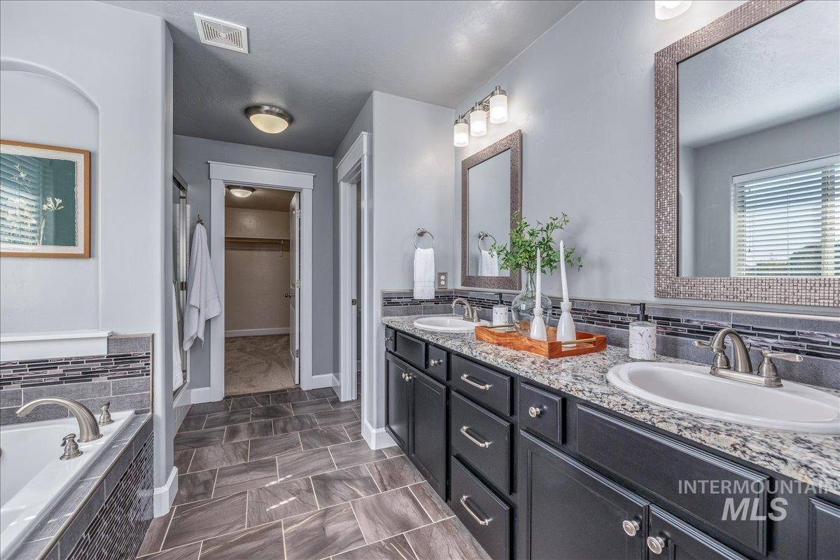 2715 E Snocreek Dr, Eagle, Idaho 83616, 5 Bedrooms, 3.5 Bathrooms, Residential For Sale, Price $838,700,MLS 98982733