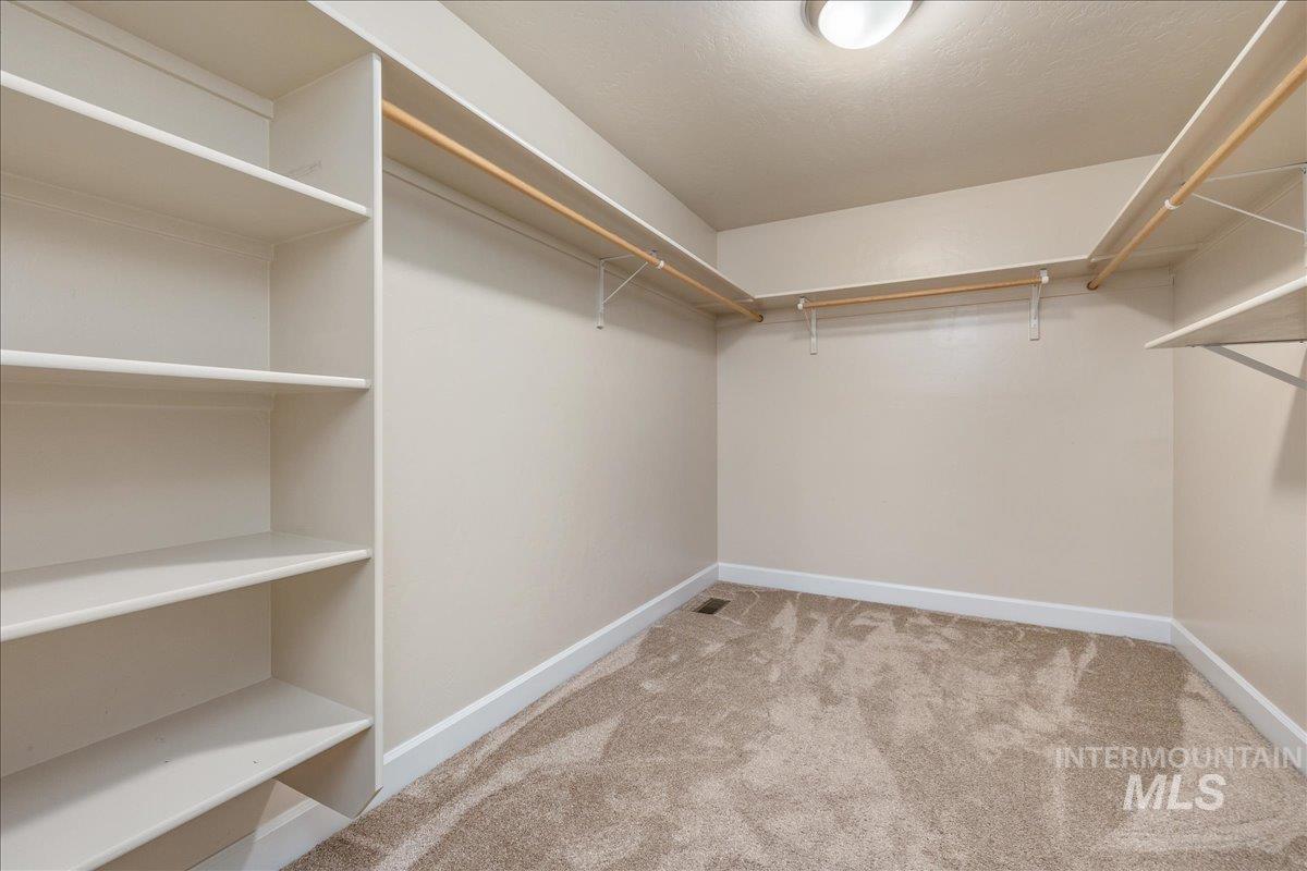 2715 E Snocreek Dr, Eagle, Idaho 83616, 5 Bedrooms, 3.5 Bathrooms, Residential For Sale, Price $838,700,MLS 98982733