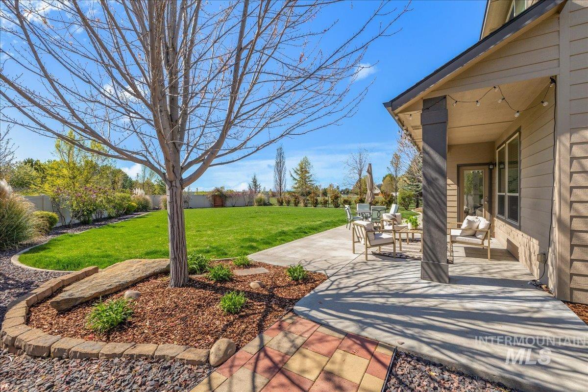 2715 E Snocreek Dr, Eagle, Idaho 83616, 5 Bedrooms, 3.5 Bathrooms, Residential For Sale, Price $838,700,MLS 98982733