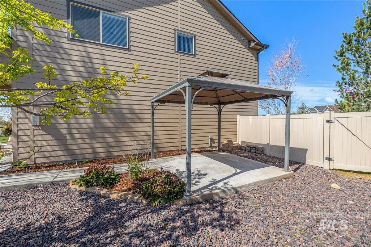 2715 E Snocreek Dr, Eagle, Idaho 83616, 5 Bedrooms, 3.5 Bathrooms, Residential For Sale, Price $838,700,MLS 98982733