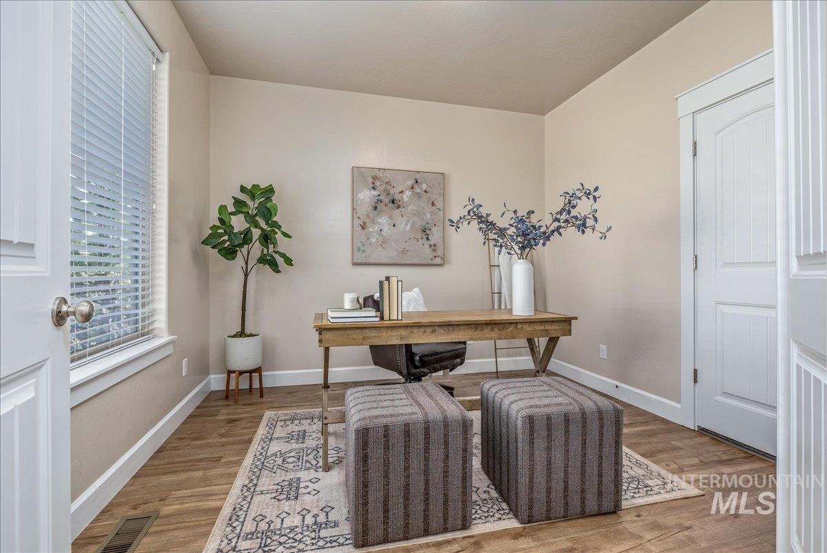 2715 E Snocreek Dr, Eagle, Idaho 83616, 5 Bedrooms, 3.5 Bathrooms, Residential For Sale, Price $838,700,MLS 98982733