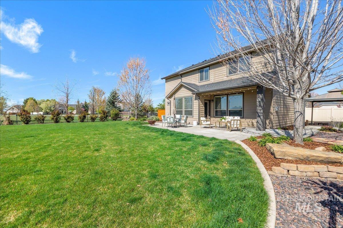 2715 E Snocreek Dr, Eagle, Idaho 83616, 5 Bedrooms, 3.5 Bathrooms, Residential For Sale, Price $838,700,MLS 98982733