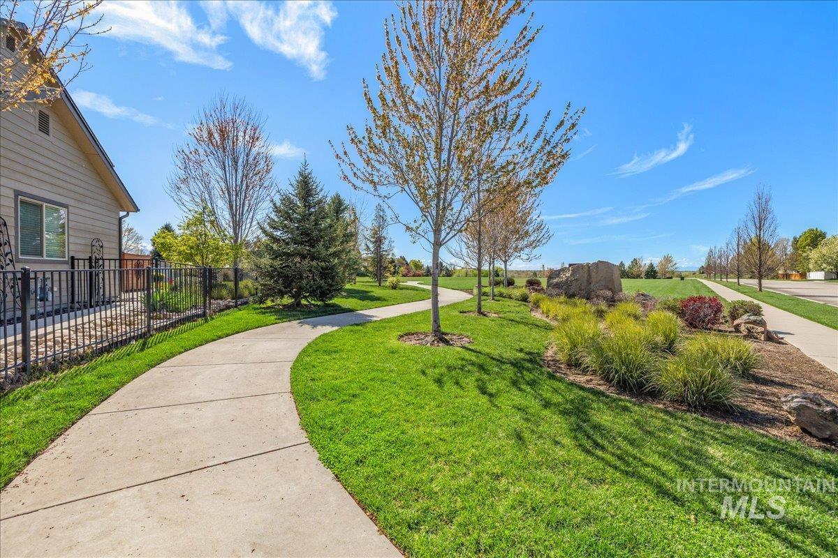 2715 E Snocreek Dr, Eagle, Idaho 83616, 5 Bedrooms, 3.5 Bathrooms, Residential For Sale, Price $838,700,MLS 98982733