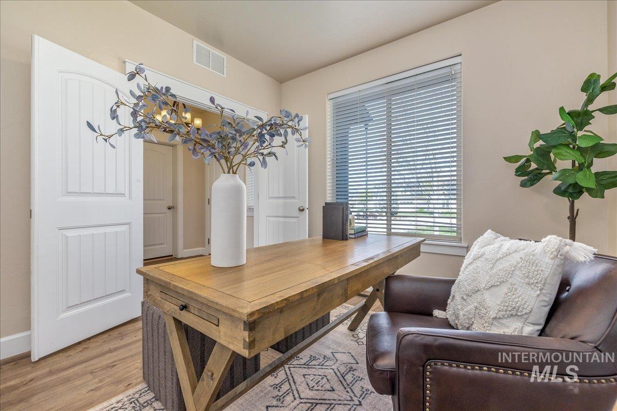 2715 E Snocreek Dr, Eagle, Idaho 83616, 5 Bedrooms, 3.5 Bathrooms, Residential For Sale, Price $838,700,MLS 98982733