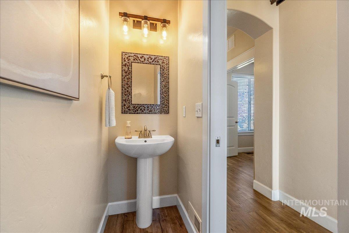 2715 E Snocreek Dr, Eagle, Idaho 83616, 5 Bedrooms, 3.5 Bathrooms, Residential For Sale, Price $838,700,MLS 98982733