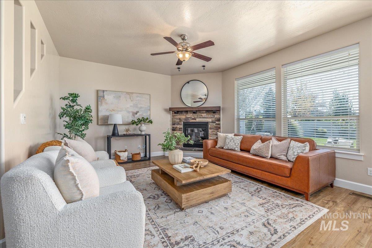 2715 E Snocreek Dr, Eagle, Idaho 83616, 5 Bedrooms, 3.5 Bathrooms, Residential For Sale, Price $838,700,MLS 98982733