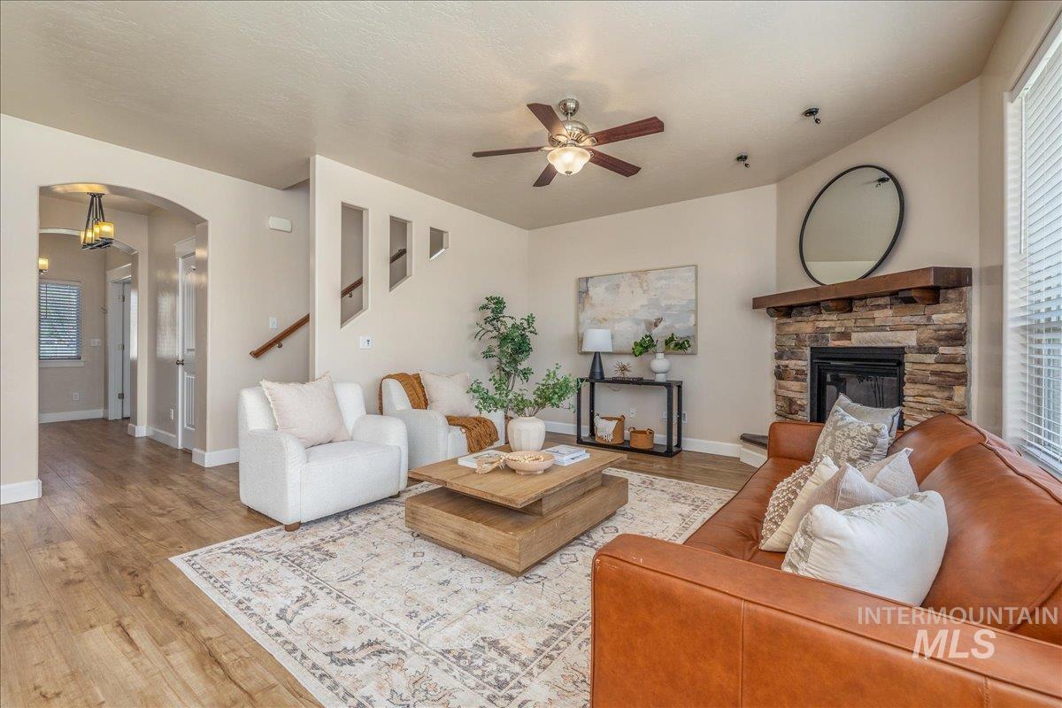 2715 E Snocreek Dr, Eagle, Idaho 83616, 5 Bedrooms, 3.5 Bathrooms, Residential For Sale, Price $838,700,MLS 98982733