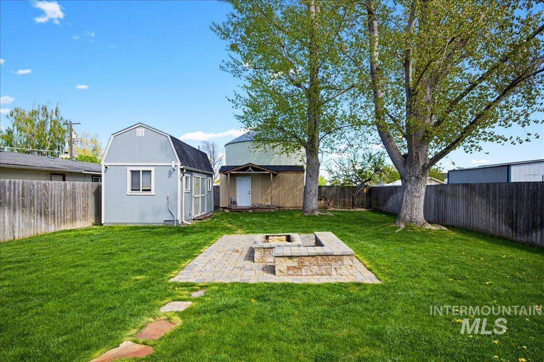 20602 Academy Rd, Greenleaf, Idaho 83626, 3 Bedrooms, 2 Bathrooms, Residential For Sale, Price $400,000,MLS 98982734