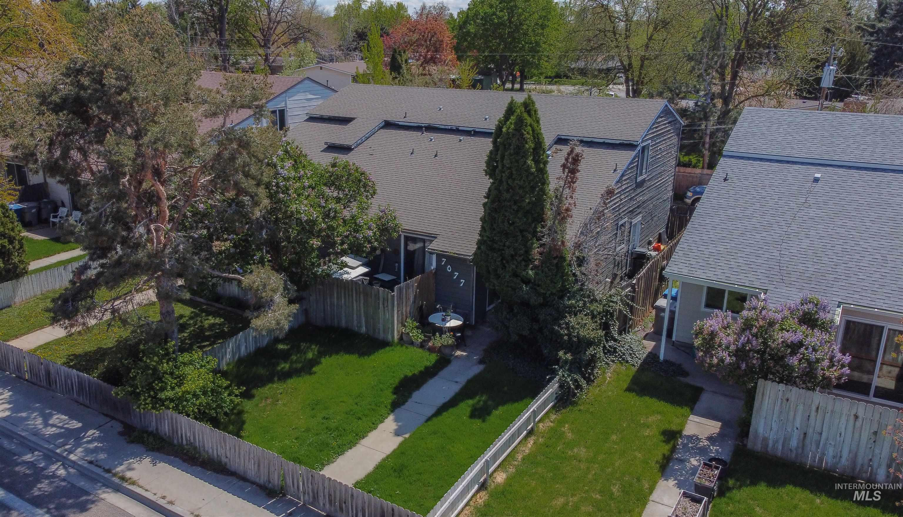7077 W Ustick, Boise, Idaho 83704, 3 Bedrooms, 1.5 Bathrooms, Residential Income For Sale, Price $549,000, 98982735
