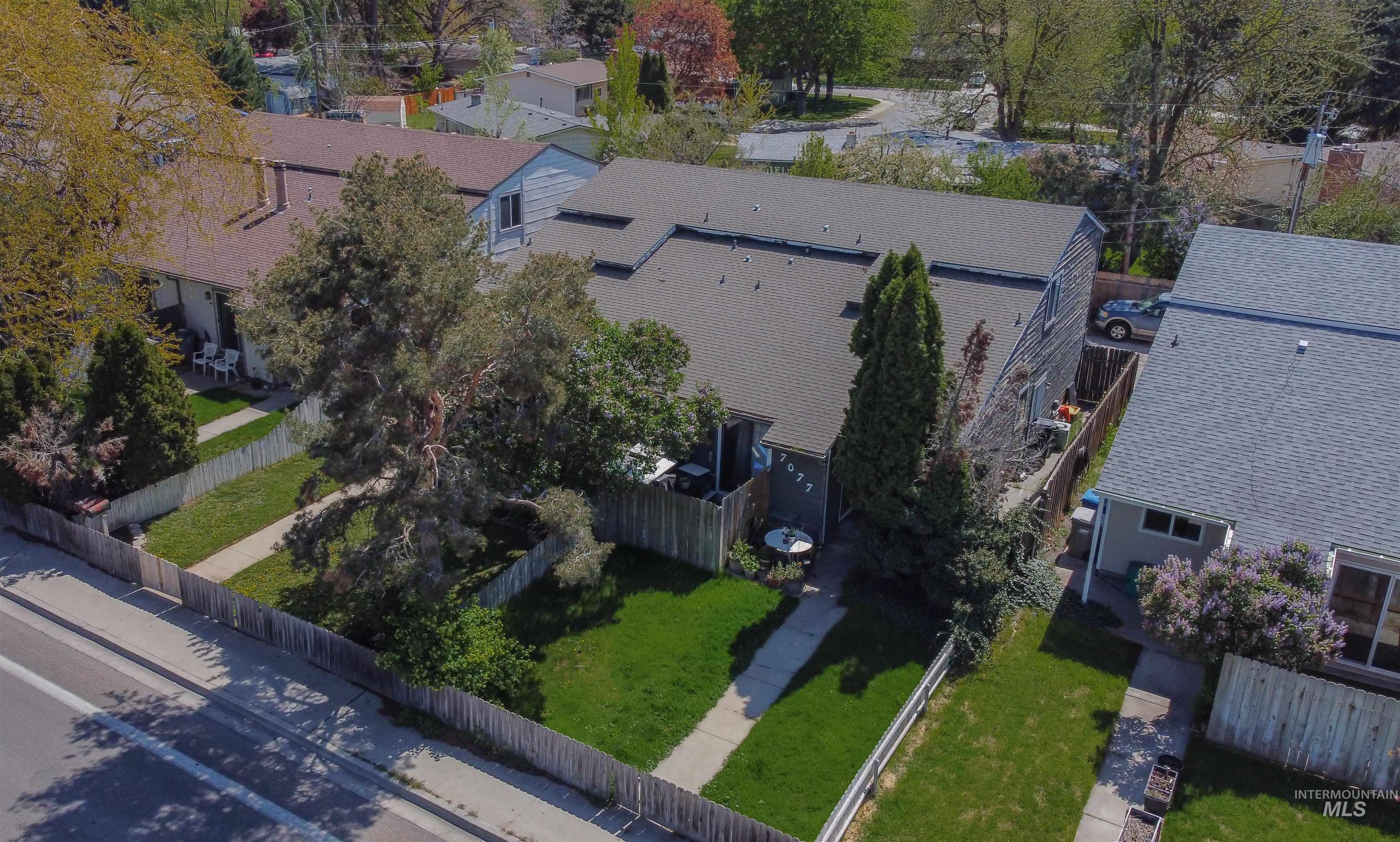 7077 W Ustick, Boise, Idaho 83704, 3 Bedrooms, 1.5 Bathrooms, Residential Income For Sale, Price $549,000, 98982735