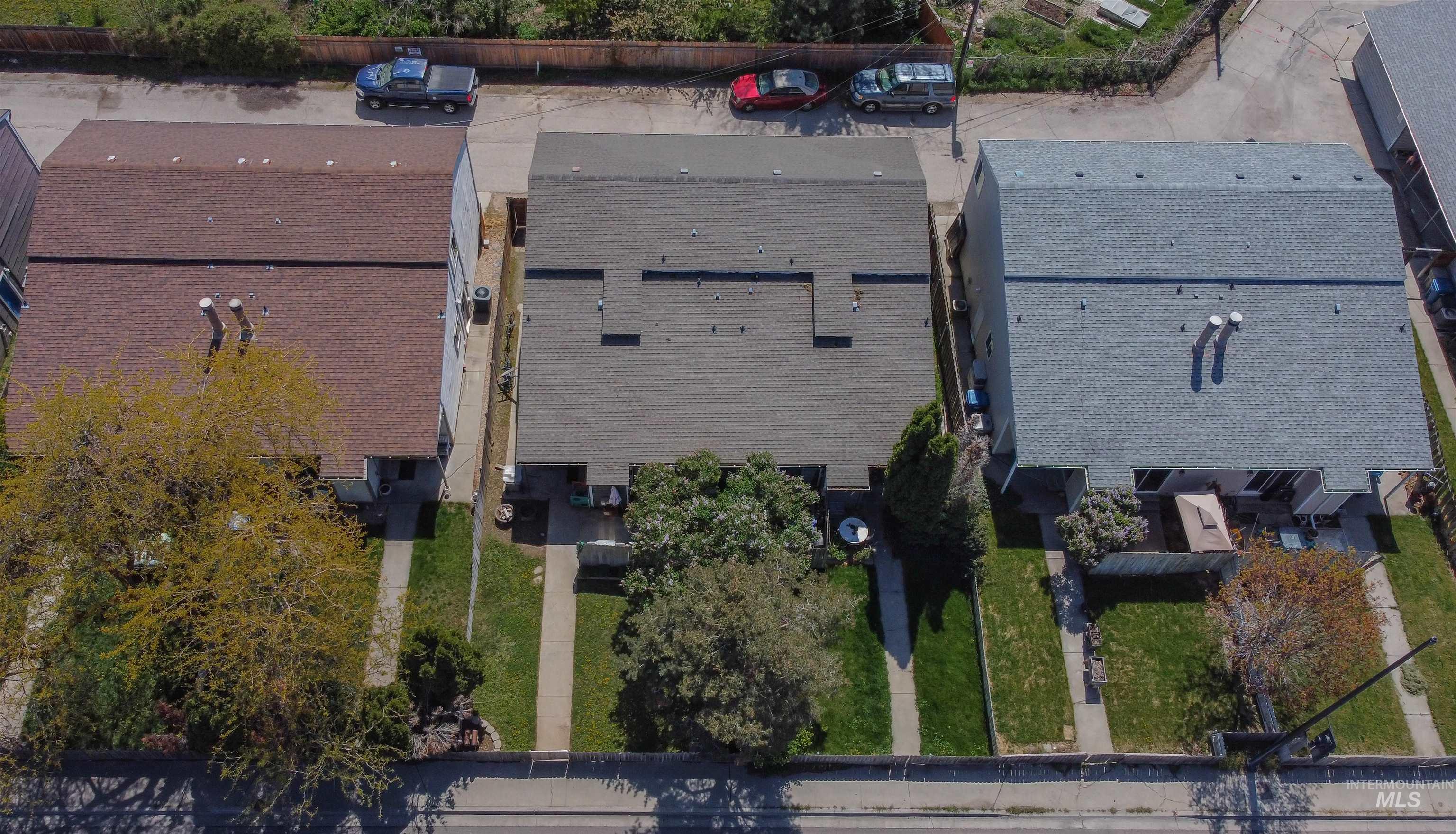 7077 W Ustick, Boise, Idaho 83704, 3 Bedrooms, 1.5 Bathrooms, Residential Income For Sale, Price $549,000, 98982735